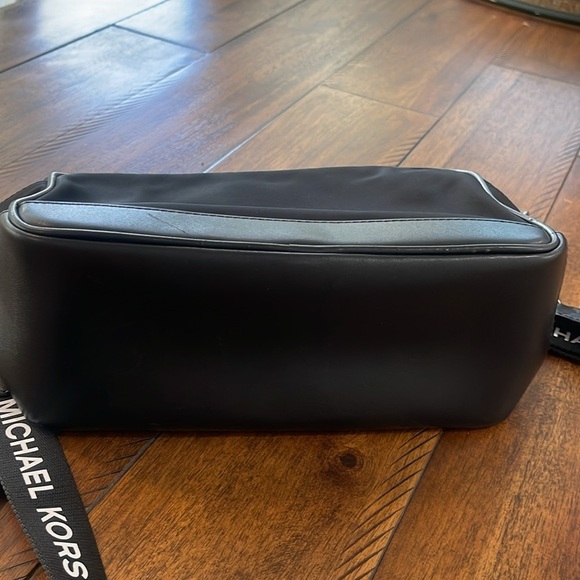 Michael Kors black white nylon camera crossbody bag webbing logo strap - Picture 8 of 17